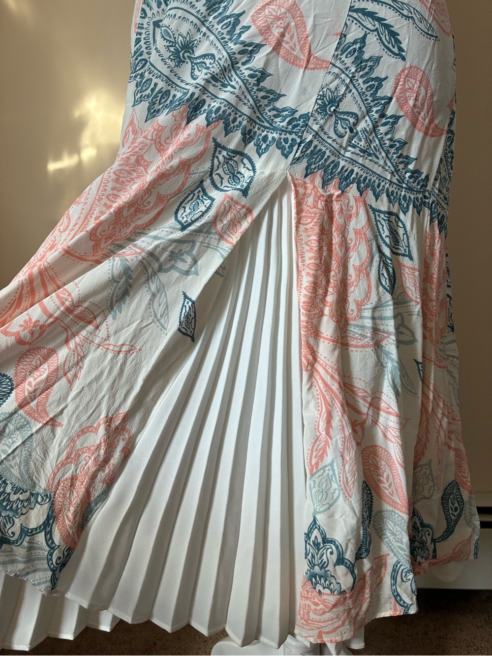 Shoshanna Silk Paisley Print Pleated Coral Blue Ivory Midi Dress size 6 - Picture 5 of 8